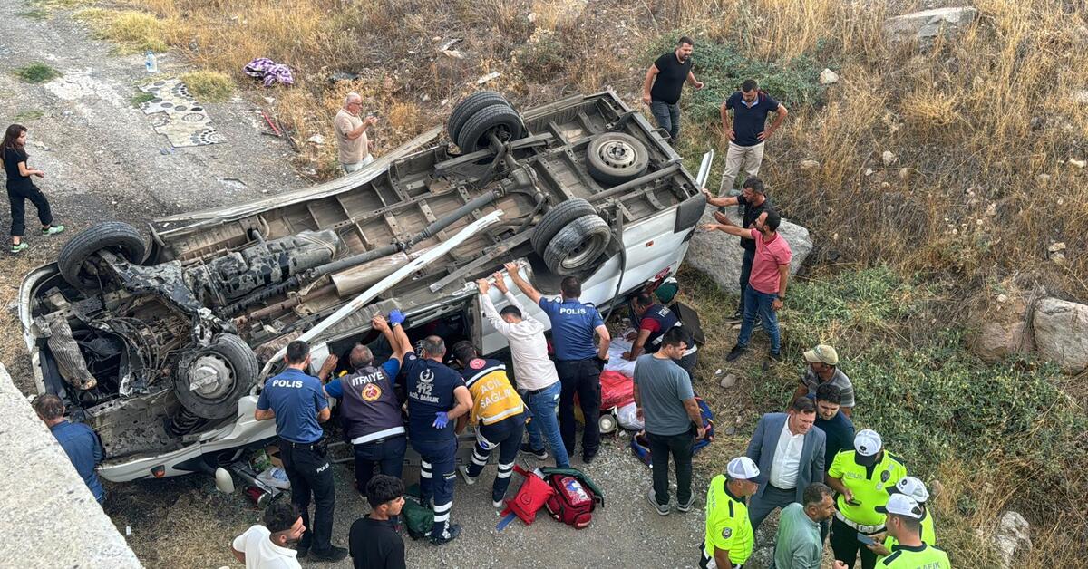 Tarım işçilerini taşıyan minibüs devrildi: Çok sayıda yaralı