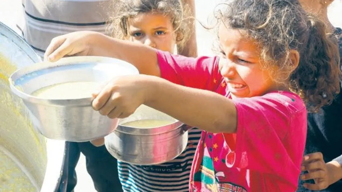 Gazze’de tarihin en ciddi kıtlığı! Katil İsrail her noktayı bombalıyor