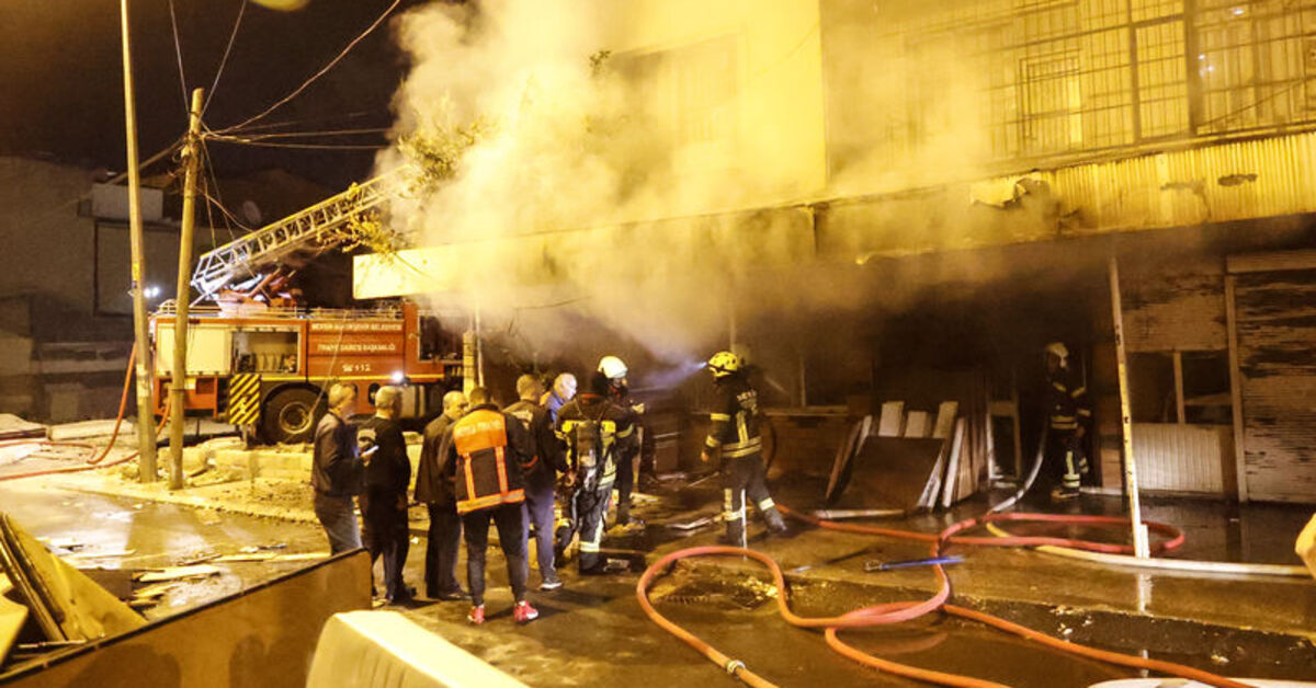 Mersin’de yatak ve baza üretilen atölyede yangın