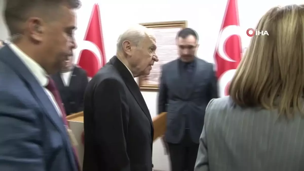 MHP Lideri Bahçeli: “(DEM Parti ile Tokalaşma) Ellerini sıkmam Türkiye partisi olarak gerekeni yaptığımın göstergesidir”