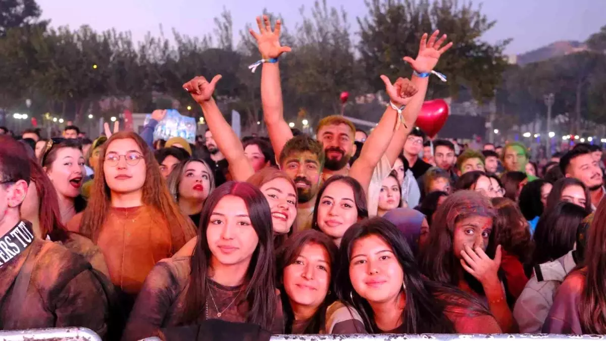 Aydınfest Gençlik Festivali’nde 200 Bin Ziyaretçi Eğlendi