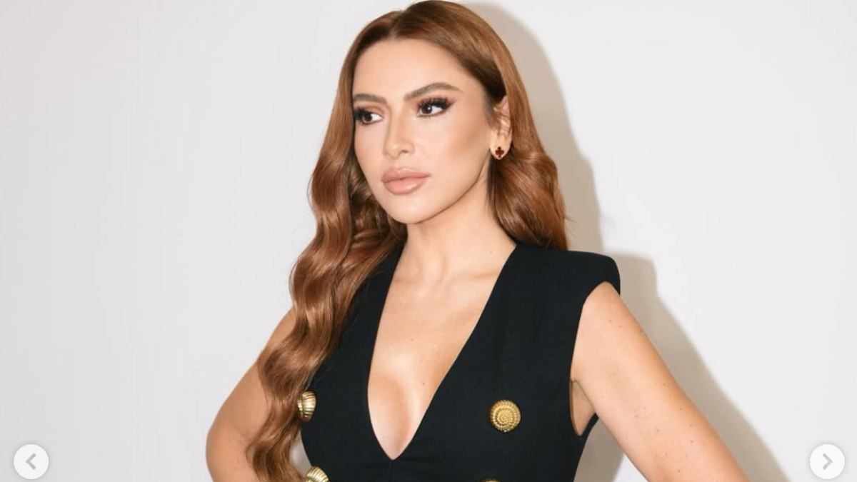 Hadise çok aşık! Yönetmen sevgilisi Şenol Sönmez’le yeni pozunu paylaştı