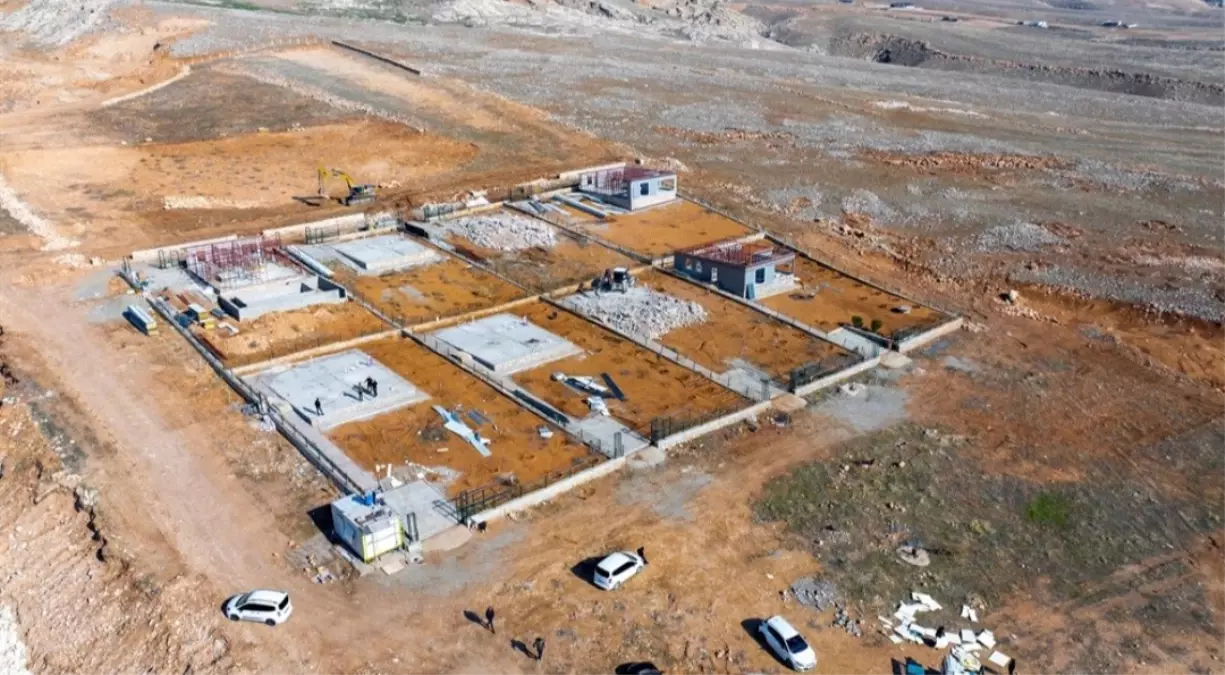 Hasankeyf’te Kaçak Villalar Yıkıldı